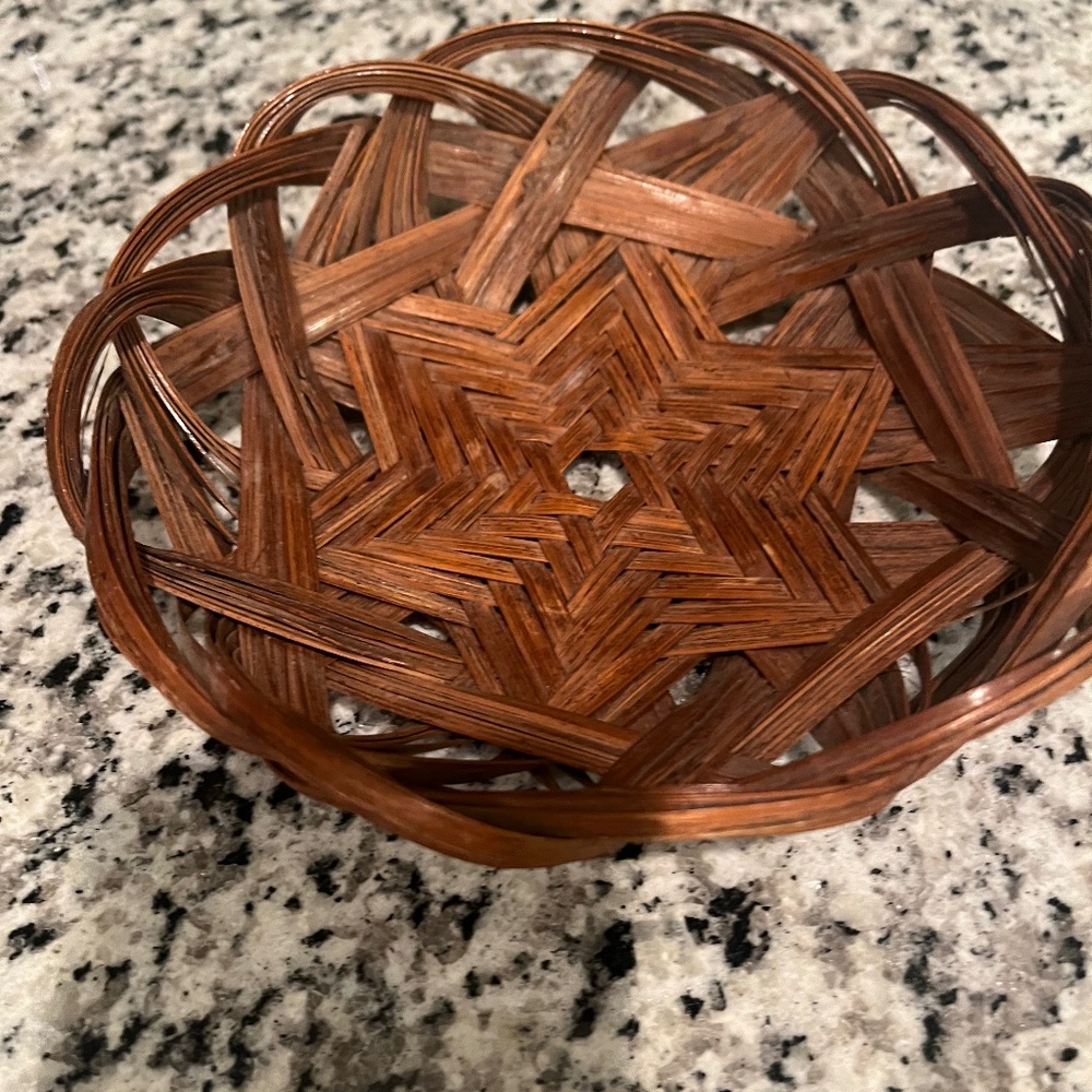 Small woven bread basket, NWOT
